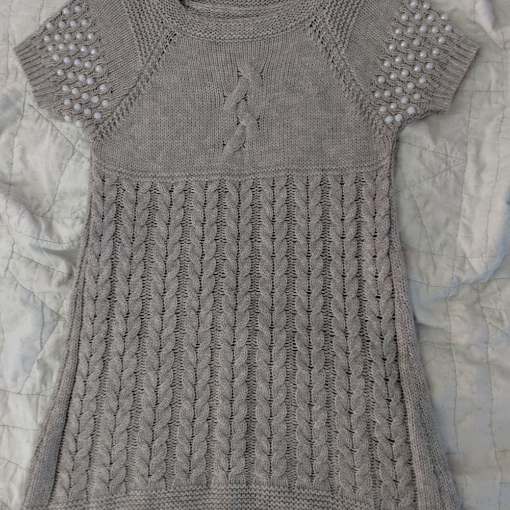 Short sleeve sweater with pearls